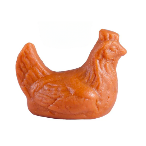 Figura de manjar duro con forma de gallina