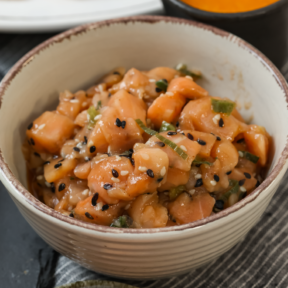 Tartar de salmón listo para servir, ideal como aperitivo o ensalada, 230 gr