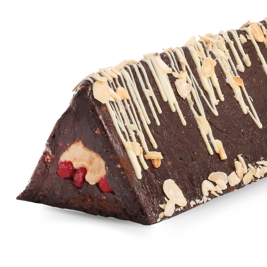 Postre de chocolate con manjar o manjar frambuesa, decorado con chocolate blanco y almendras