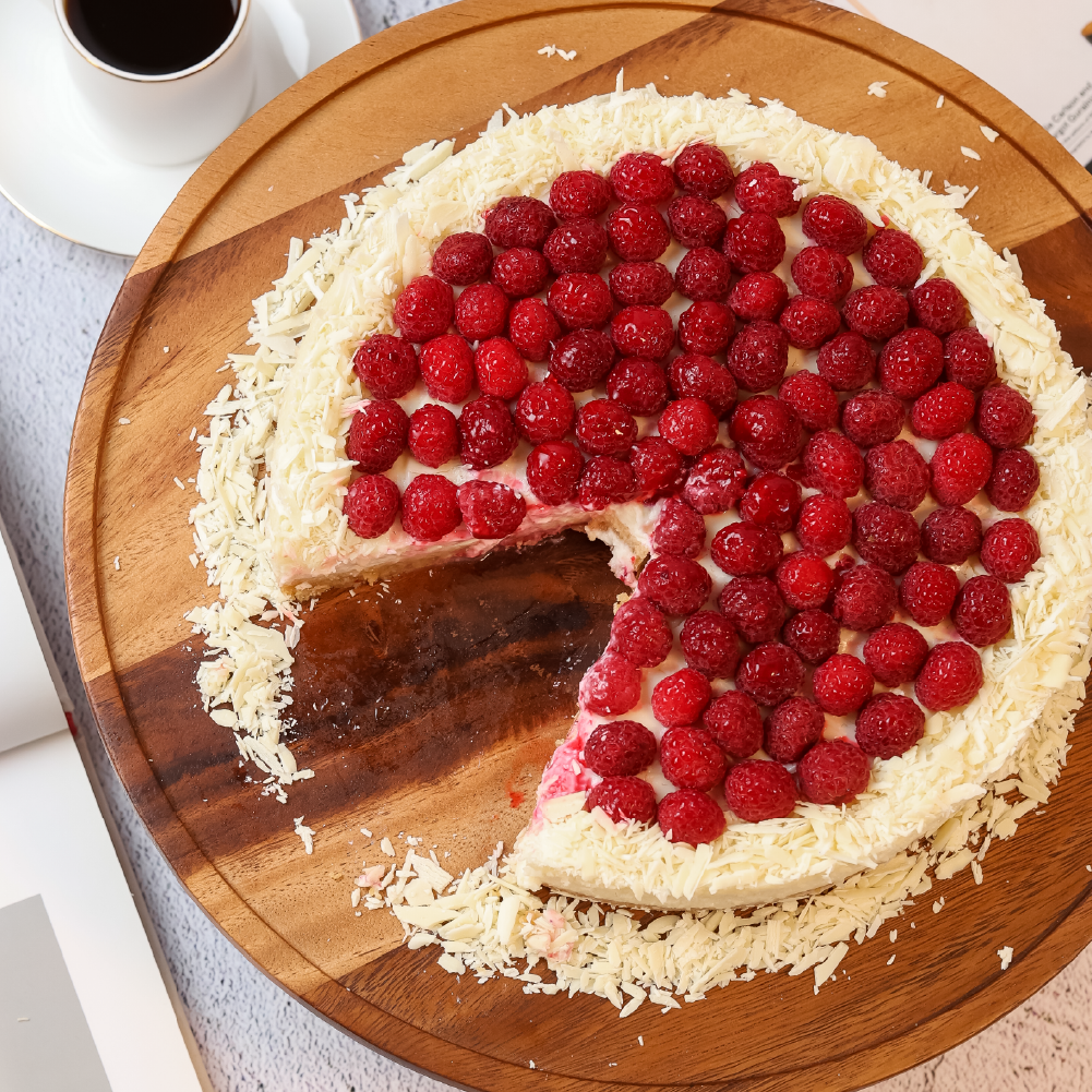 Delicioso postre de yogurt y frambuesa con base de galleta