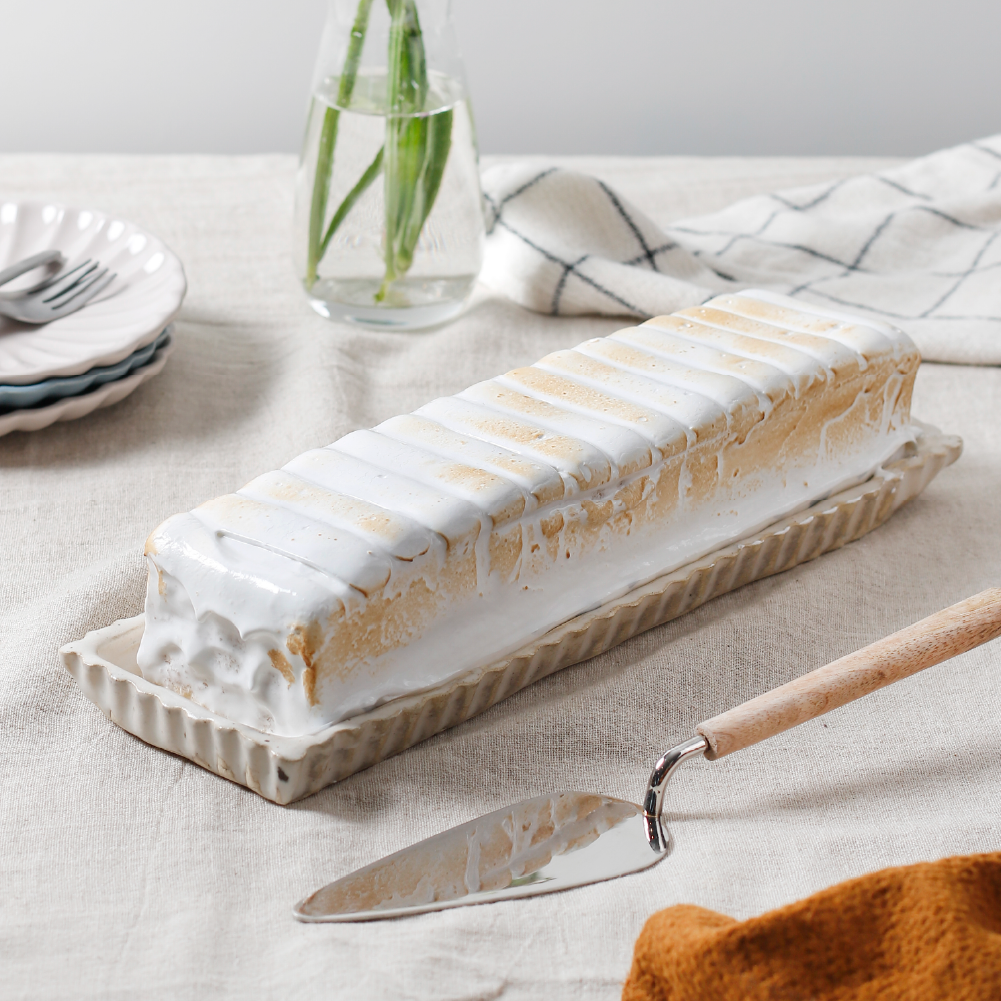 Torta tres leches con manjar de campo y merengue, formato para 15 personas