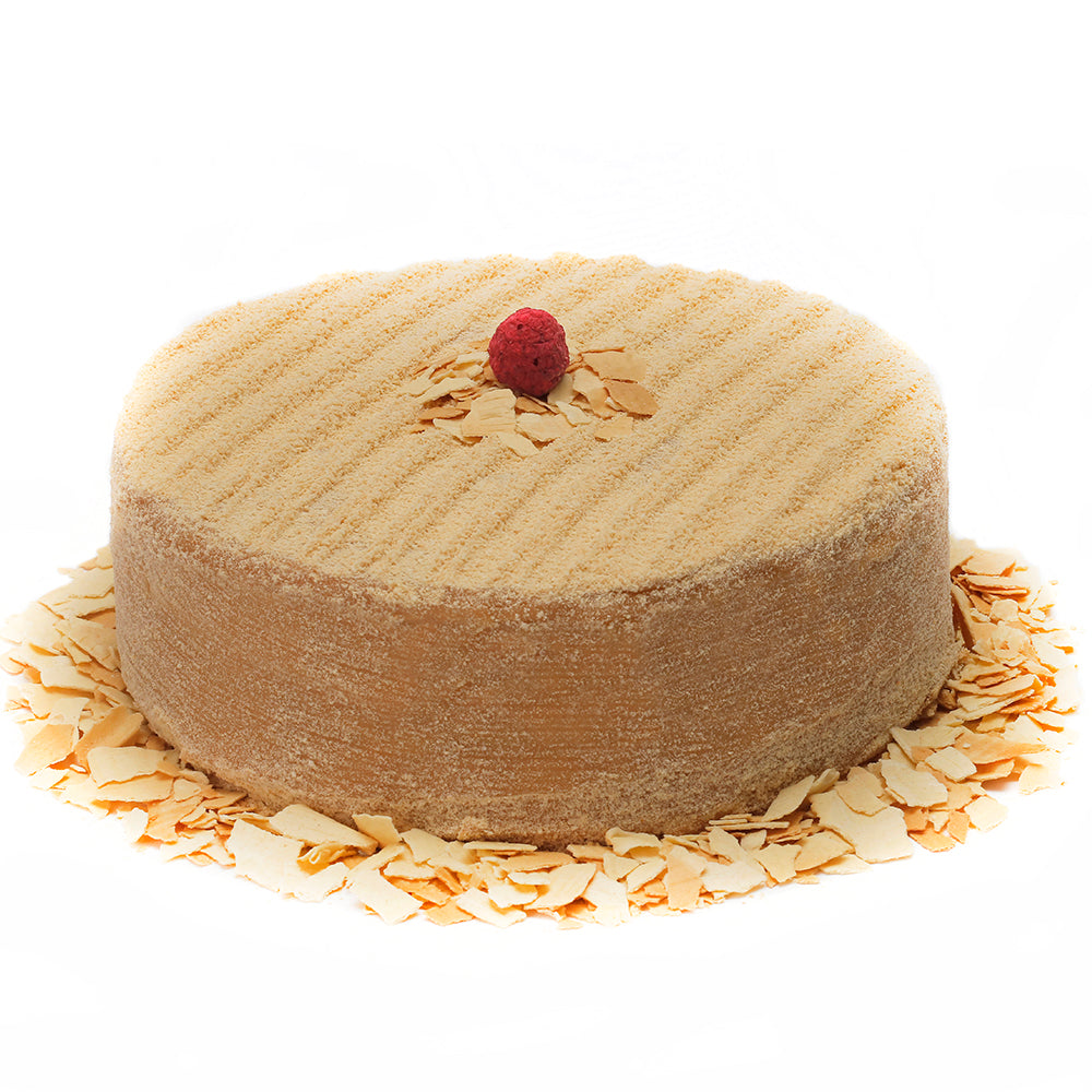 Torta Mil Hojas rellena de manjar blanco, crema y frambuesa